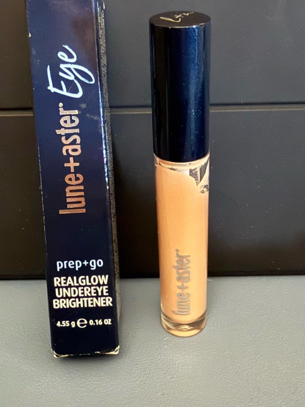 Realglow Undereye Brightener – Peach Shade